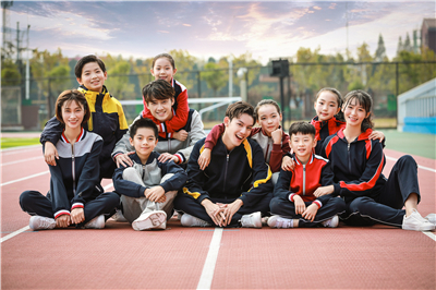 小学生校服定制指南 渠道与注意事项